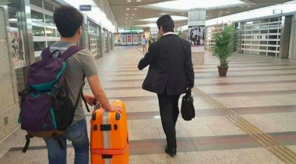 台灣網友到日本大阪旅遊，在車站裡迷了路，一位滿身酒氣的上班族竟然對他...最後說了這『一句話』讓台灣網友淚崩了！