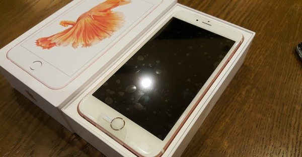 搶先看！iPhone 6s Plus 玫瑰金被開箱了！裡面竟然藏著這個大驚喜...太棒了！